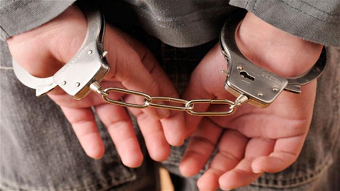 باند 7 نفره فروش دستکش در فضای مجازی دستگیر شدند، کشف 25 هزار عدد دستکش از مخفیگاه متهمان