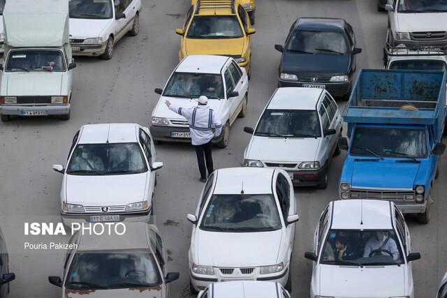 ترافیک نیمه سنگین در محور قزوین-رشت، بارش باران در جاده ترافیک نیمه سنگین در محور قزوین-رشت، بارش باران در جاده های چهار استان